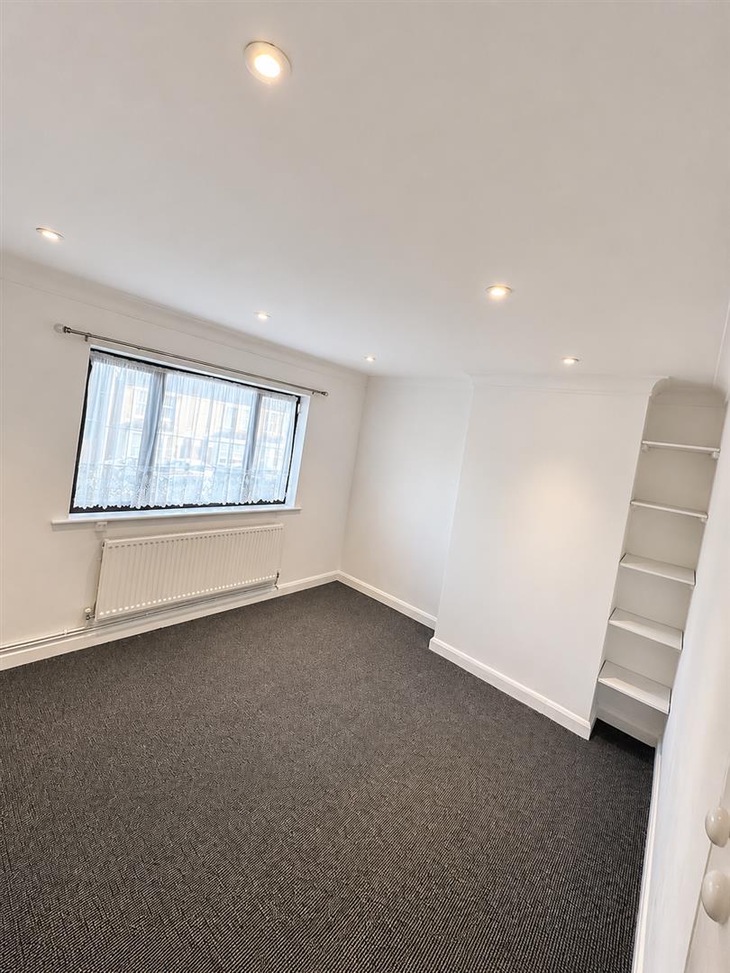 bedroom 2a.png